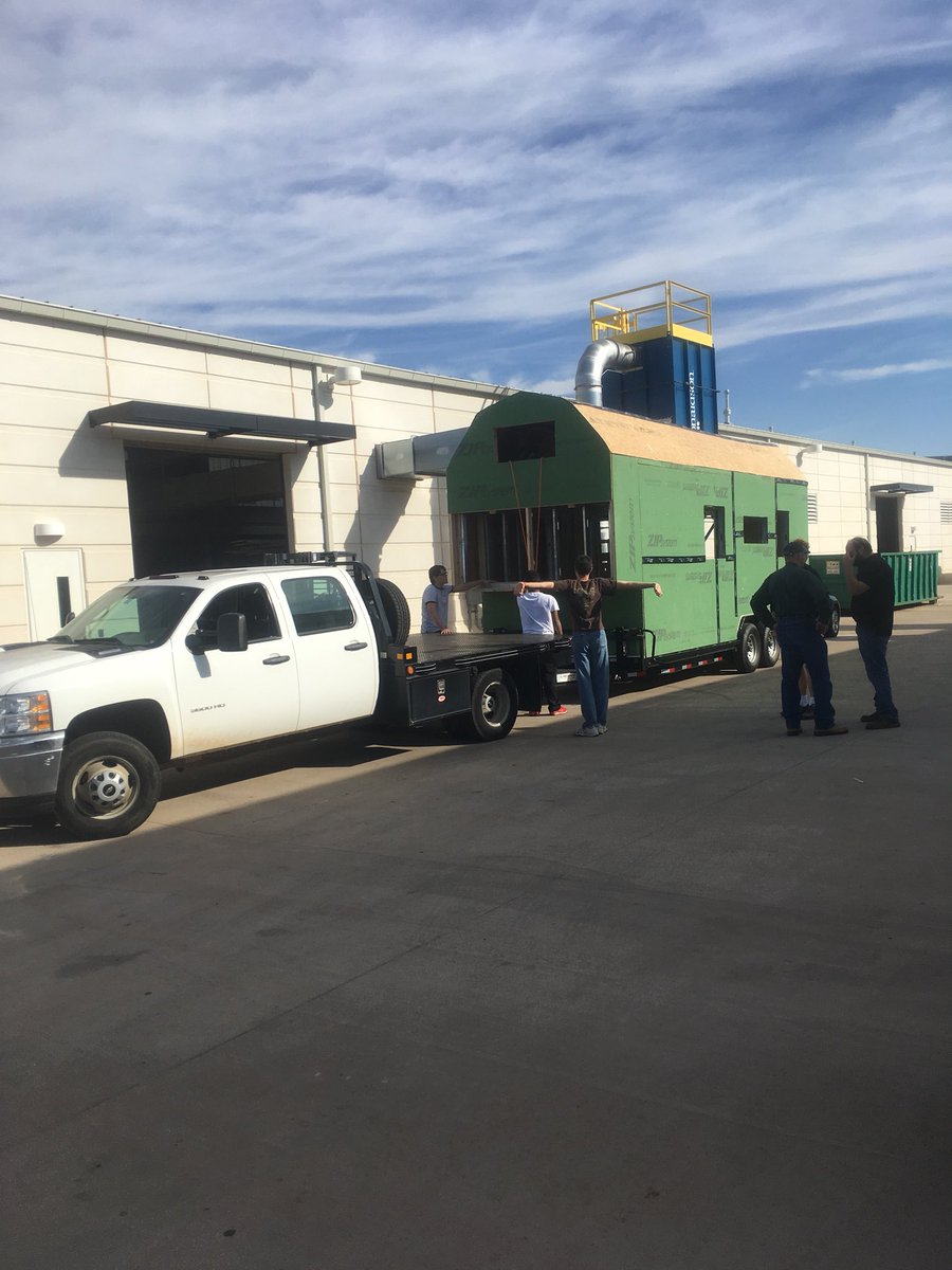 mrdeasoncvtc's tweet photo. Tiny house is going on first road trip to get weighed. #ct6505 https://t.co/zjY29cAbGz