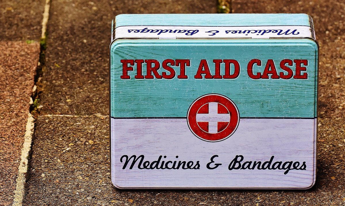 NHSValeRoyalCCG's tweet photo. Have you got a first aid kit at hand, ready to go if you need it? Find out what you need https://t.co/sQAPz2fktA #selfcareweek #forMEbyME https://t.co/fa1d37PghM