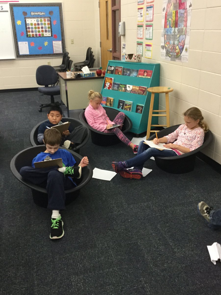 MrsNelsonNIS's tweet photo. Check out all the students from @labansky4th and @cerny4th classes working on their Anthology during our workshop time! #Whatsinside #SDMInspire #Miltonpride https://t.co/1il6WpG6oR