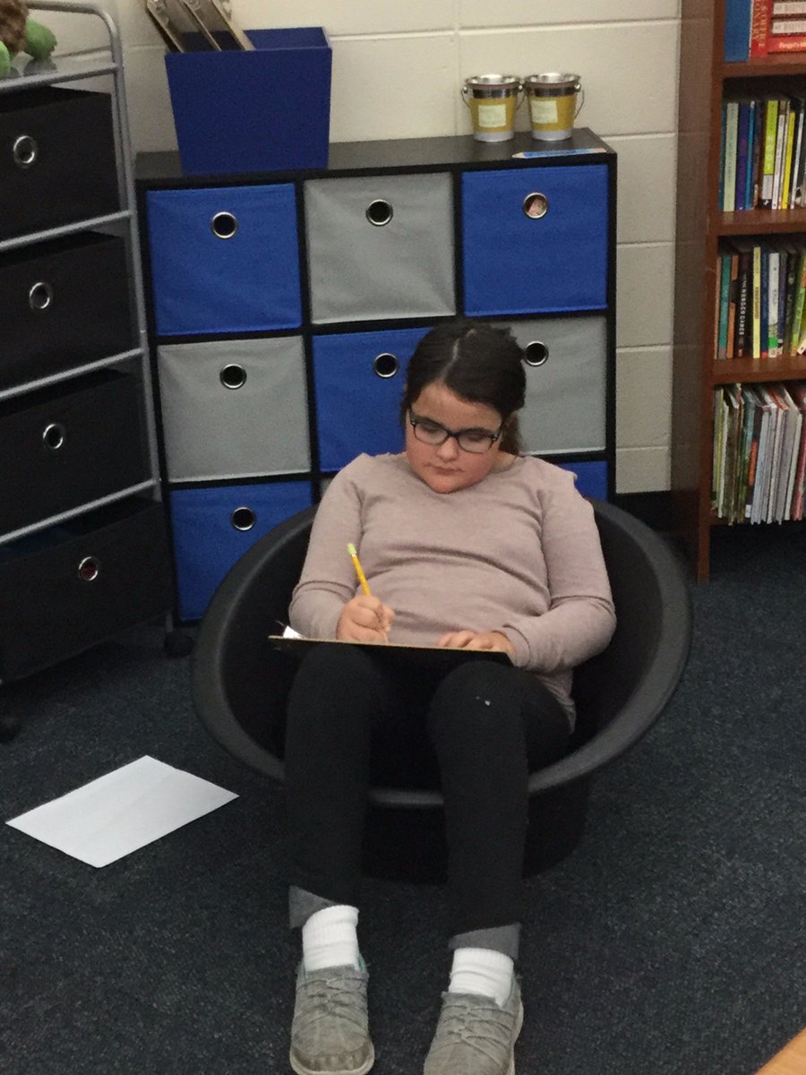MrsNelsonNIS's tweet photo. Check out all the students from @labansky4th and @cerny4th classes working on their Anthology during our workshop time! #Whatsinside #SDMInspire #Miltonpride https://t.co/1il6WpG6oR
