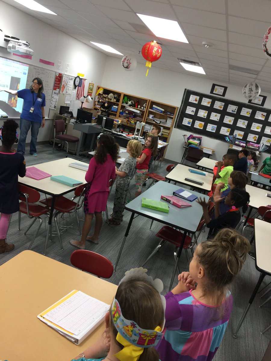 sramire2's tweet photo. I need to learn Mandarin to keep up with my kiddos! They amaze me every time! @CoreyFADL https://t.co/I9nTwldQbr