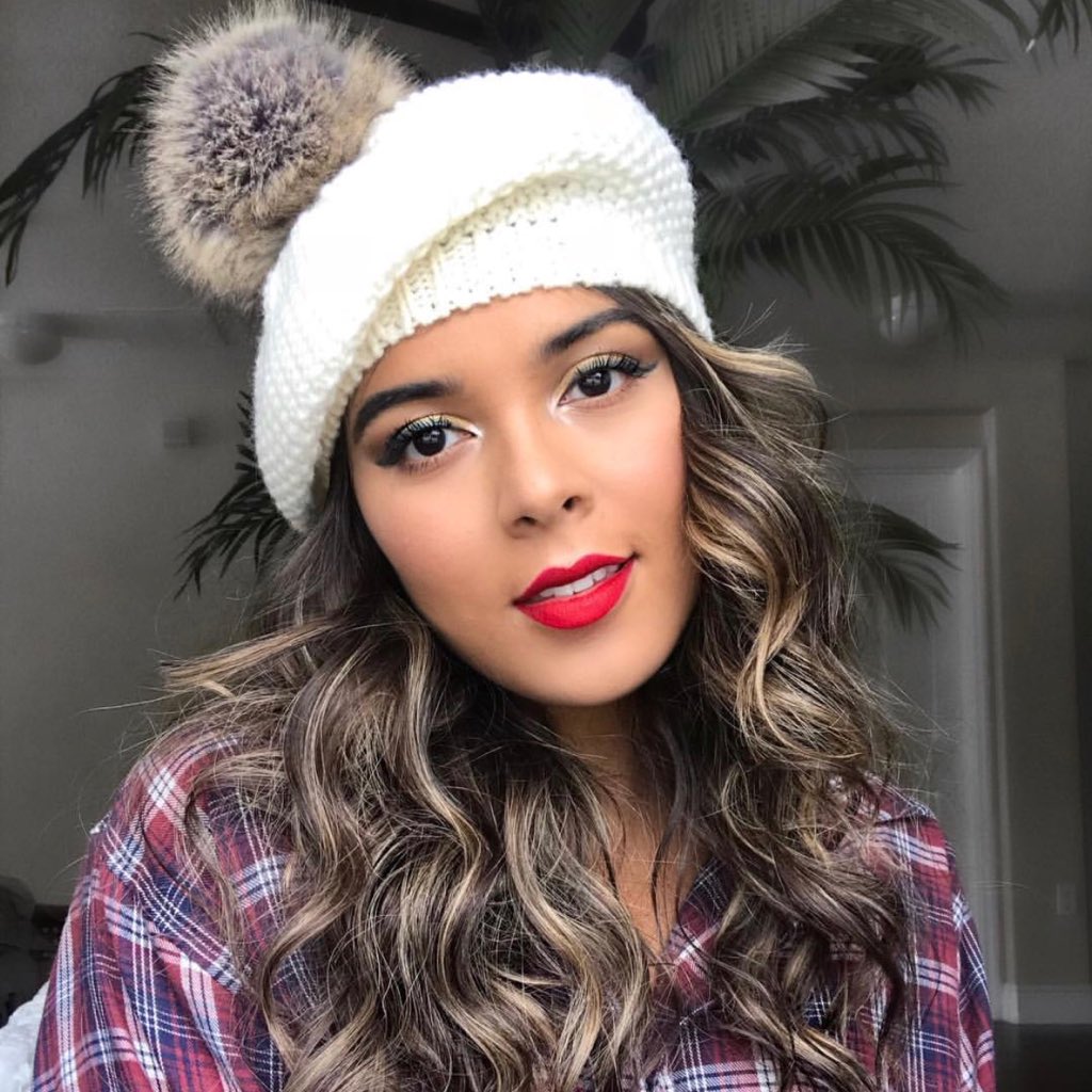nataliesoutlet's tweet photo. #NewProfilePic 
RT if you’re in the fall spirit 🍂🍁 https://t.co/pIX6JR5g0T