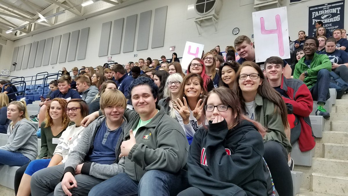 MsTempleton317's tweet photo. #hkd2017 Group four!!! #wearefirebirds https://t.co/JSY2qJ49Uf