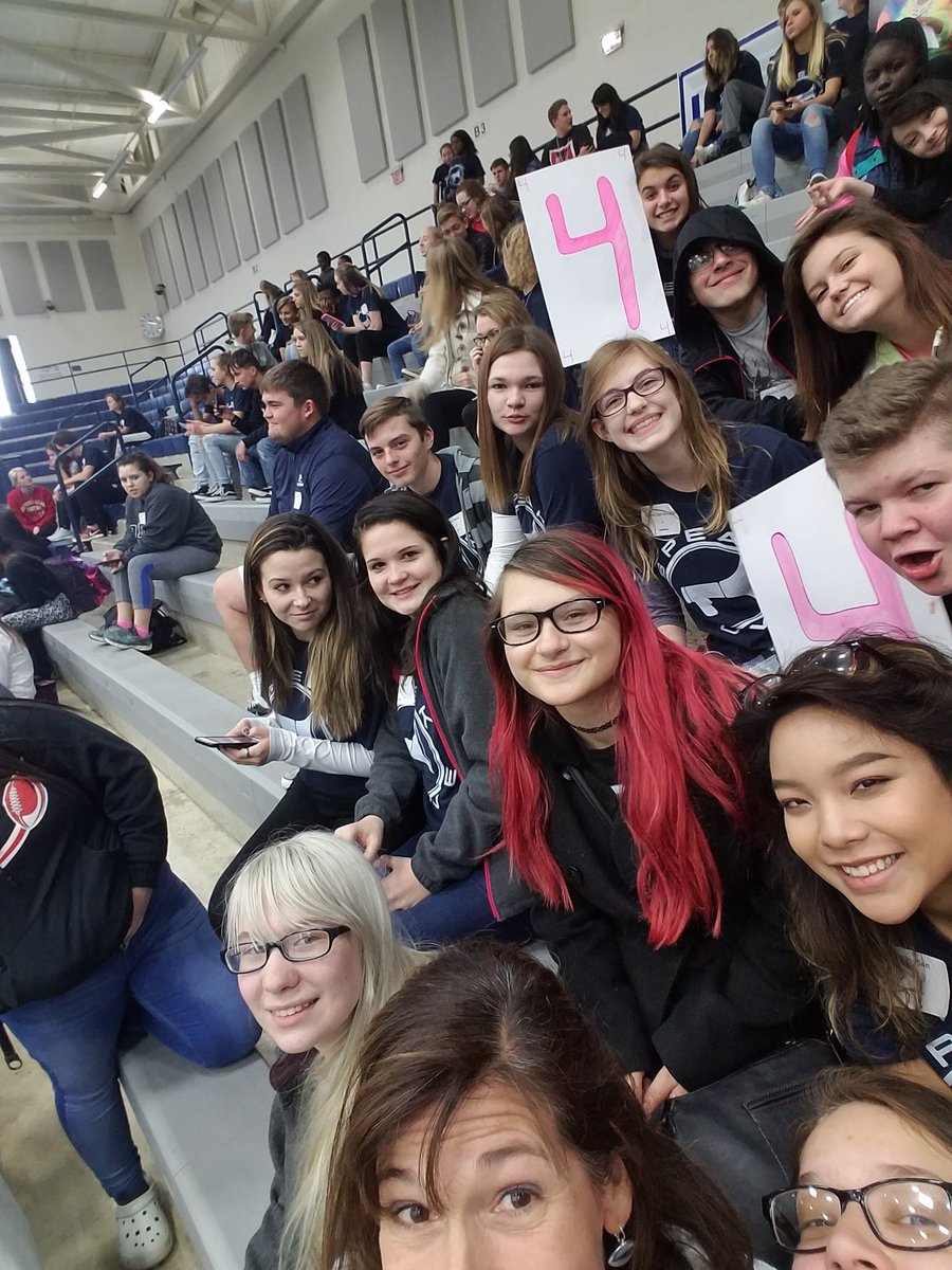 MsTempleton317's tweet photo. #hkd2017 Group four!!! #wearefirebirds https://t.co/JSY2qJ49Uf