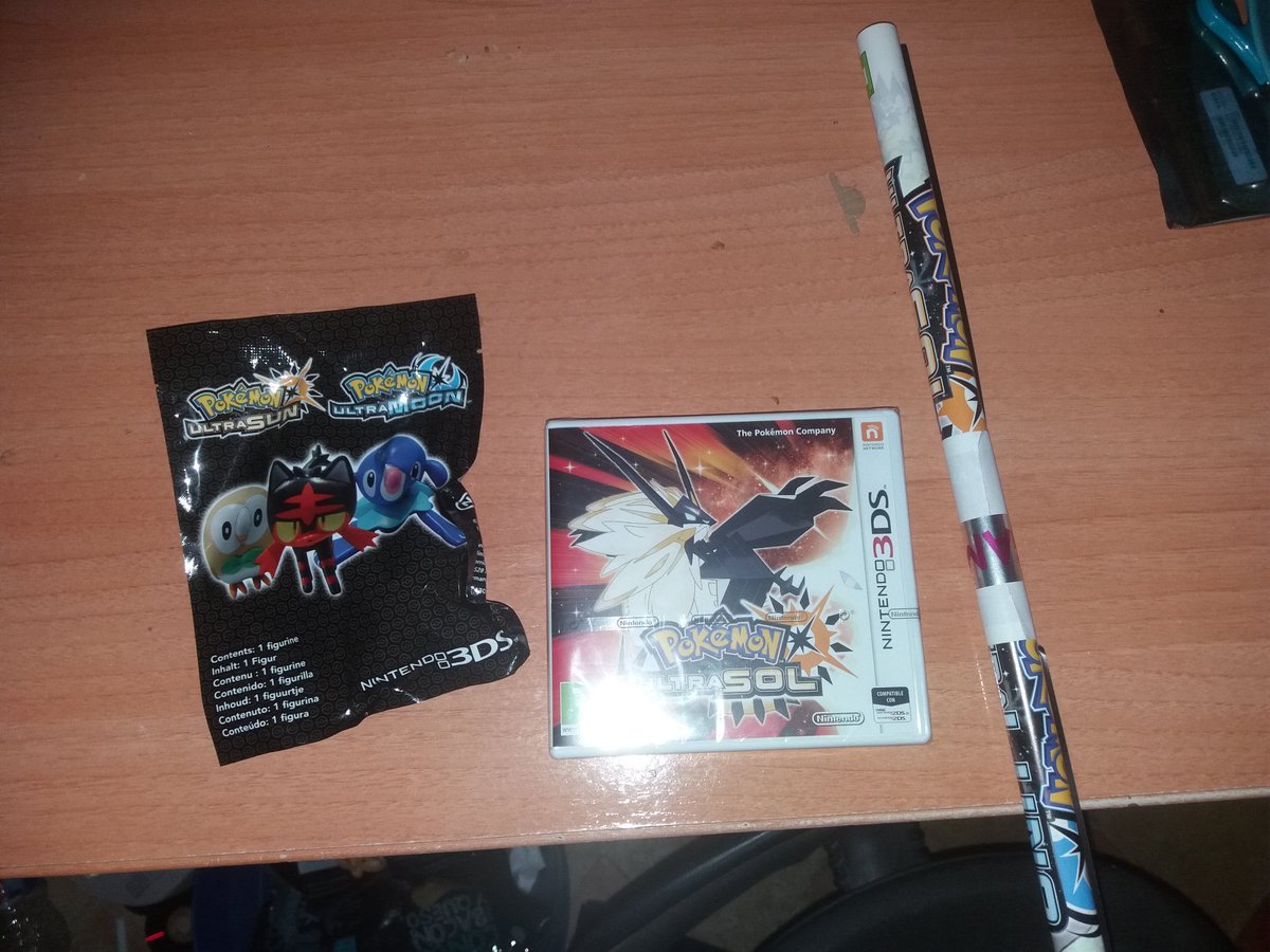 PikaGamer98's tweet photo. Ya es miooo!! #PokemonUltraSol @VideojuegosGAME 😍😍😍😍 https://t.co/5SNMOPT0rk