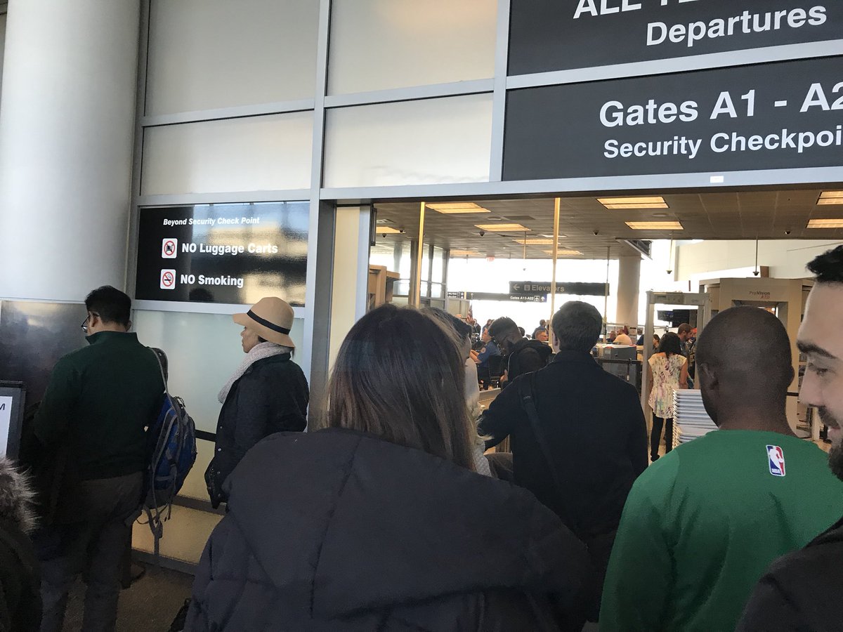 AdityaKaushika's tweet photo. @Ops4Entreps I think we could use some TOM students here to fix Airport Security lines. #ops4entreps https://t.co/m8sopfn6Do