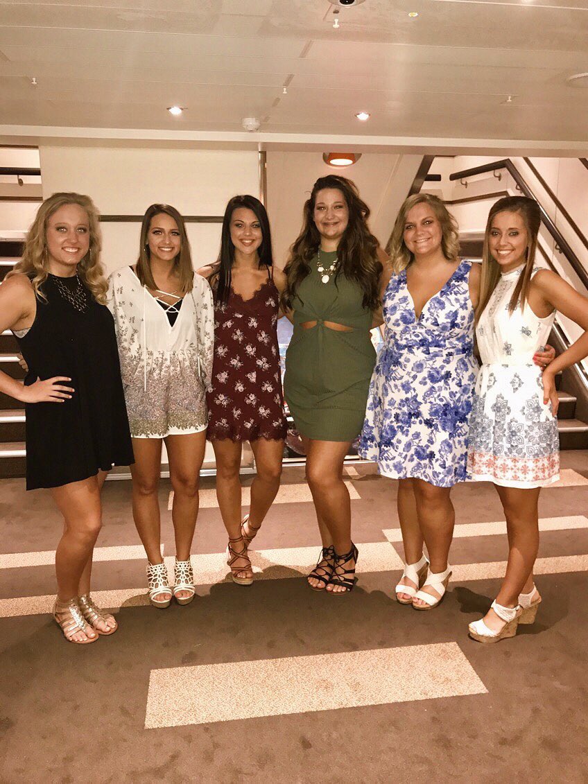 S_Deyonce's tweet photo. &amp; happy birthday @LeearahE 💓 lets go on another cruise soon bc I miss you ☹️ https://t.co/qK5jzL5RLP