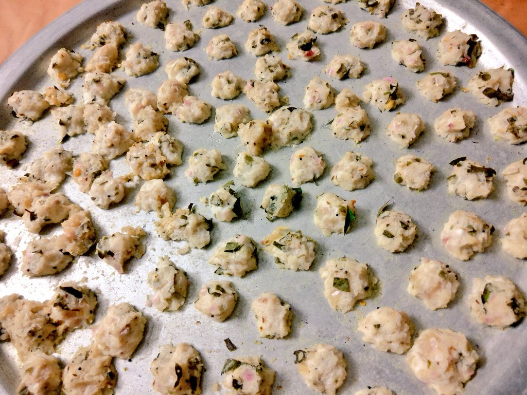 _ShriBala's tweet photo. @VikhroliCucina @FoodBloggerAI @sherry_malhotra @artyananya @salloni #day2progress - Grandmothers' recipe - Karuvadam #lostrecipes https://t.co/mRyRJ0TjZr