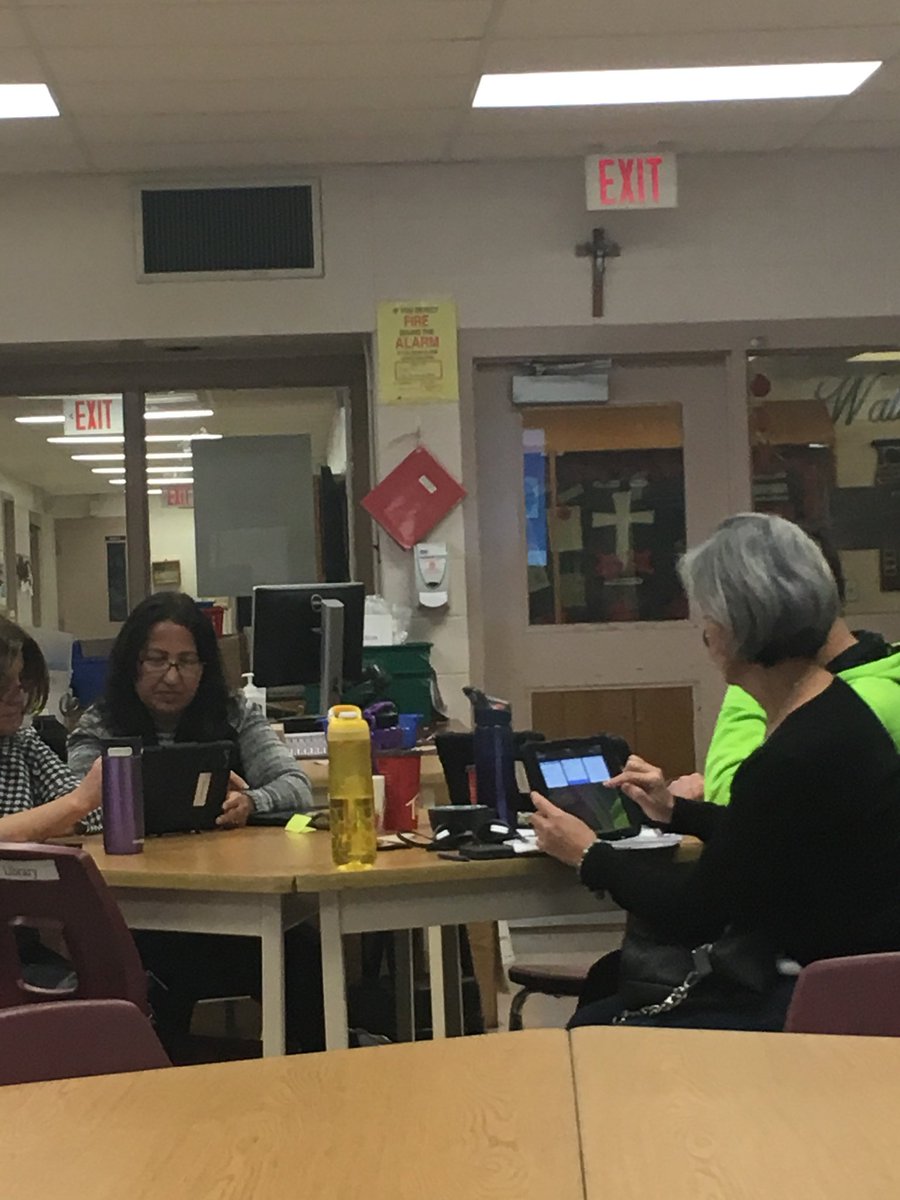 stjeanbrebeuf's tweet photo. Teachers engaging in PD.  #equityand inclusioninstruction #knowingthelearner #dpknowthelearner https://t.co/SdaWNCi5cT
