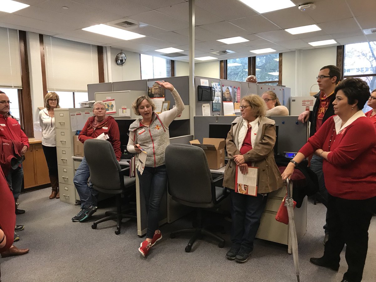 AndreaWelchans's tweet photo. #HumanSciences Extension and Outreach’s finest presenting to Region 13 staff #R13CampusTakeover @ISUExtension @ISUExtPolk @ISUExtDallasCo @WarrenCountyEXT @ISUExtMadisonCo https://t.co/oaluDI4qJQ
