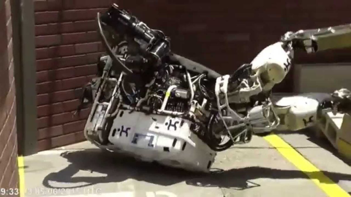 IgnitecStudio's tweet photo. Our #TGIF goes to this ultimate fail #robot compilation - if you're having a bad wekk it's sure to cheer you up! https://t.co/D5af5lQ11m #Robitics #Engineering #Productdesign #Softwaredesign #Ignitec https://t.co/IVJJK94ewf
