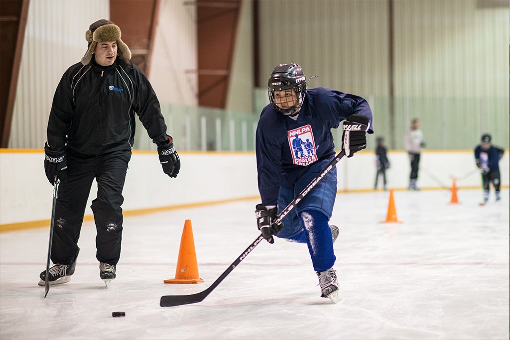 RightToPlayCAN's tweet photo. PLAY helps indigenous youth reach their goals, in more ways than one! This past year 1,100 of #PLAYprogram community members participated in our Hockey for Development clinics https://t.co/ZkhcAnU0nQ