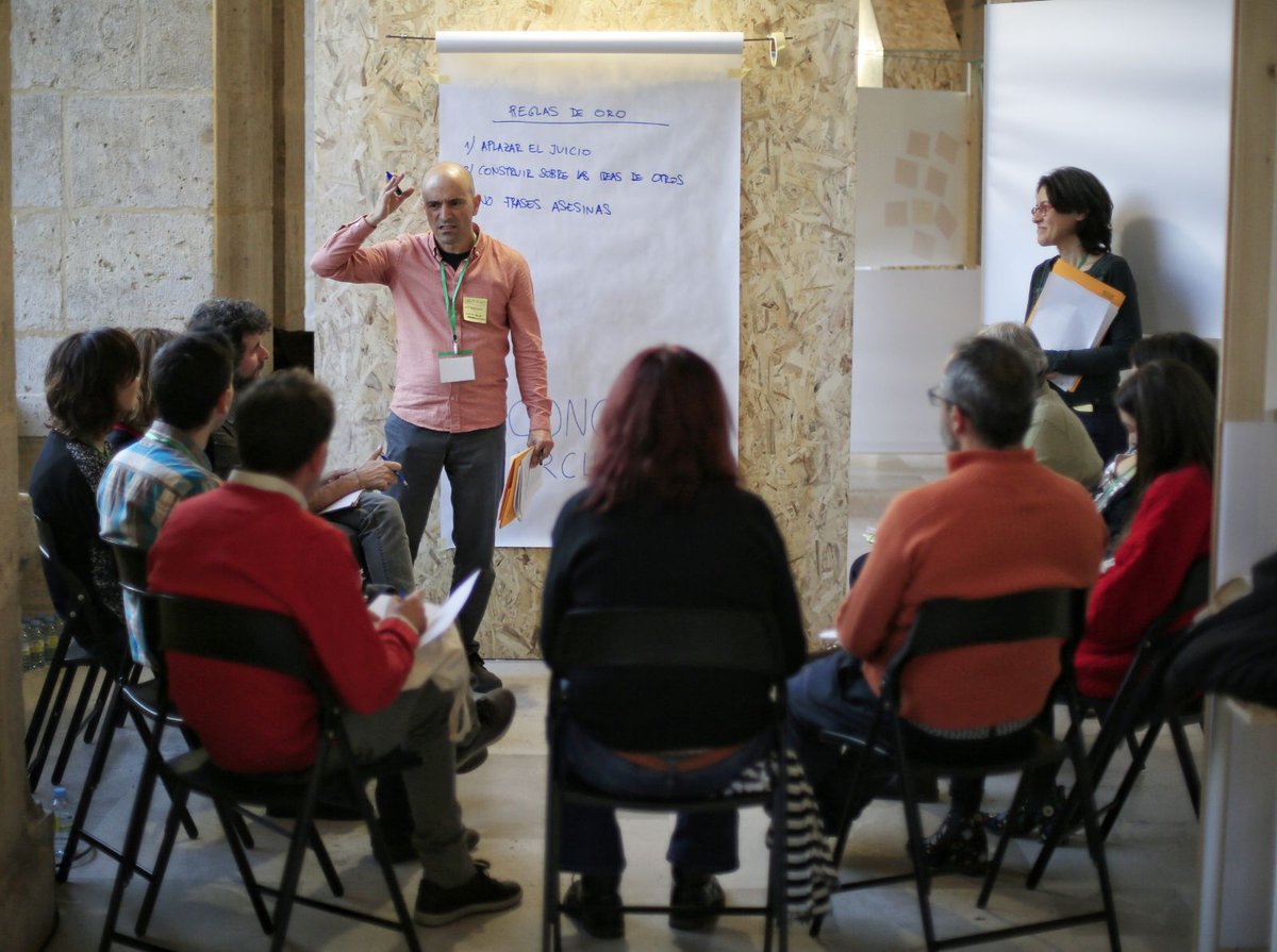 imaginalaciudad's tweet photo. ¡Ya hemos comenzado a dar forma a #LaCiudadImaginada! 😊 Los grupos de trabajo ya están compartiendo ideas, ¡repensar #Valladolid está siendo toda una experiencia! https://t.co/v5DW9DtPQr