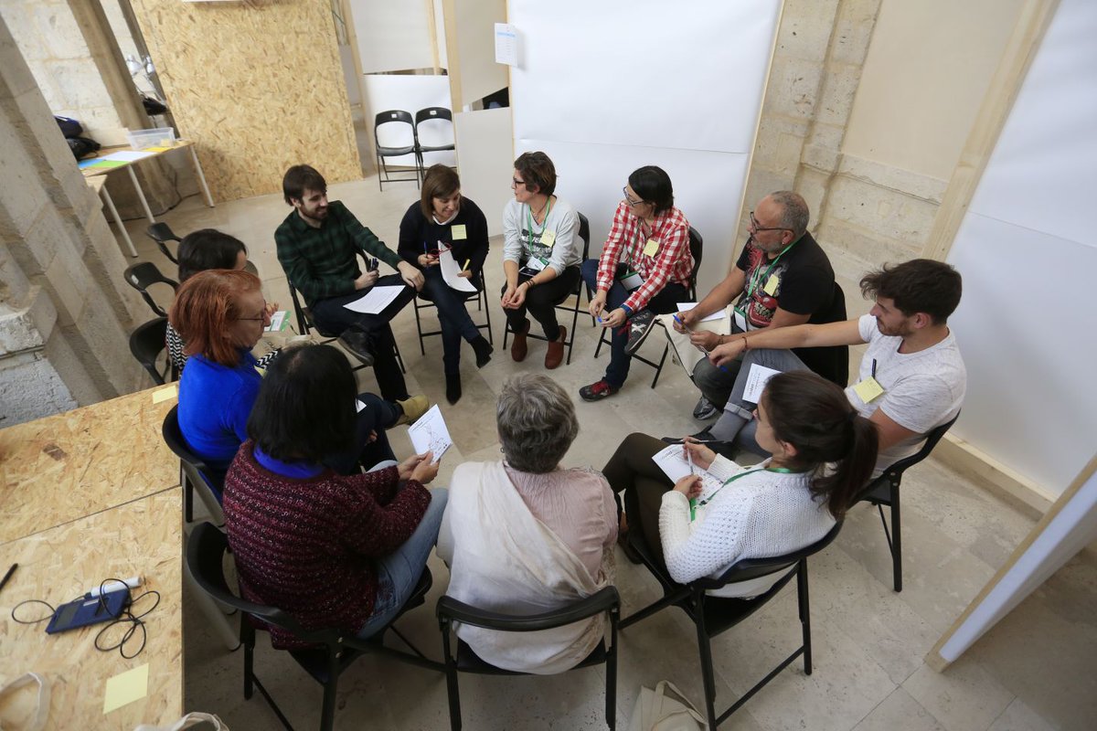imaginalaciudad's tweet photo. ¡Ya hemos comenzado a dar forma a #LaCiudadImaginada! 😊 Los grupos de trabajo ya están compartiendo ideas, ¡repensar #Valladolid está siendo toda una experiencia! https://t.co/v5DW9DtPQr