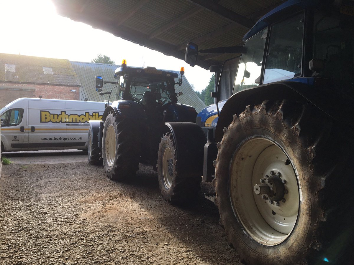 BushTyres's tweet photo. 8x @MichelinAgriUK Tyre swap done on these two #Newholland T7 and Tm Series Tractors #Excelagri #BushMobile https://t.co/McNRu890XV
