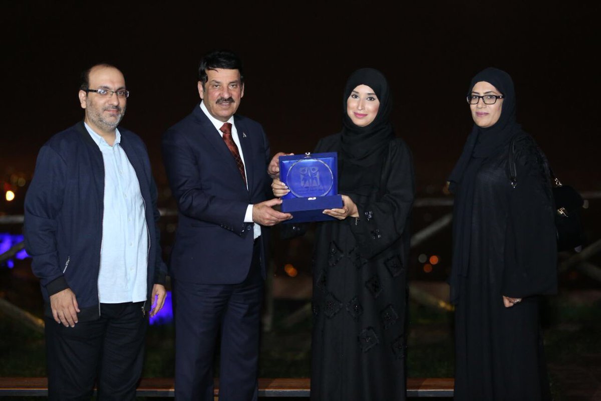 ShjChC's tweet photo. حصه عبيد الزعابي رئيس قسم الإعلام تسلم درع مراكز أطفال الشارقة لسعادة محمد يوسف العوضي، سفير الدولة لدى جمهورية البيرو، السفير غير المقيم لدى جمهورية كوستاريكا.
@mofauae
@adec_insta
#WRORC2017
#wrocostarica2017
#wro2017
#costarica https://t.co/BT418uxY6h