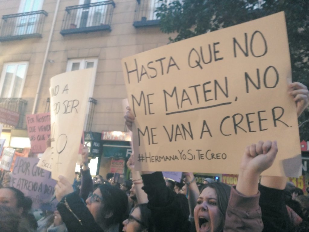 feminicidio's tweet photo. "Mujeres unidas jamás serán vencidas"
Multitudinaria manifestación contra la #JusticiaPatriarcal
#YoSíTeCreo https://t.co/4YJF6s2QDS