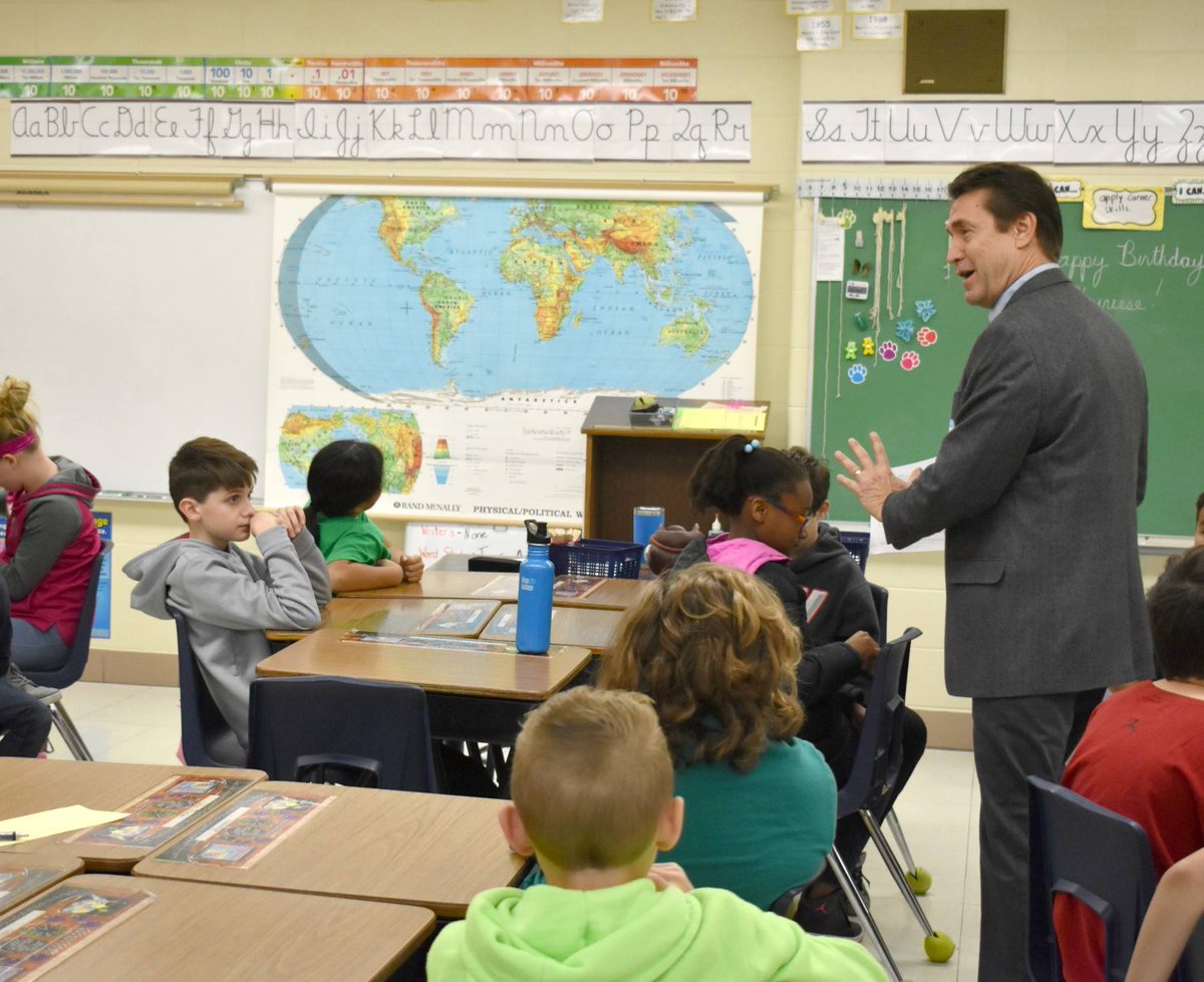 Huzzard Systems had the opportunity to work with a 5th grade class for <a href="/AppletonSchools/">AASD 🍎</a>'s "Team Up With a Teacher"! The students had a blast learning about barcodes, scanners, and sending professional emails!  
#NextGeneration #FutureLeadersOfAmerica #GetInvolved