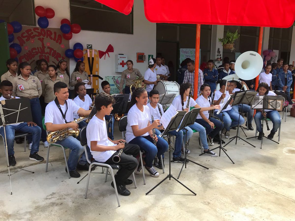 emprend_cfma's tweet photo. 3 feria del Emprendimiento https://t.co/uoiVfLxld1