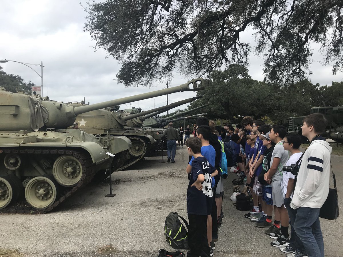 diaz_carle's tweet photo. Getting the tanks clean! #DayOfService2017 #HBRising https://t.co/qFtreha63q