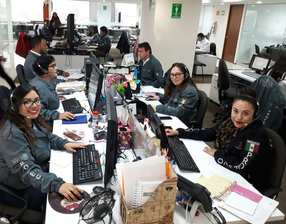 cponcebeltran's tweet photo. Equipo #SubTelecom @Profeco está listo para atender tus inconformidades o brindarte orientacion durante #ElBuenFin 2017
Ten presente un #ConsumoResponsanle para cuidar tu economía https://t.co/accoZEsooU