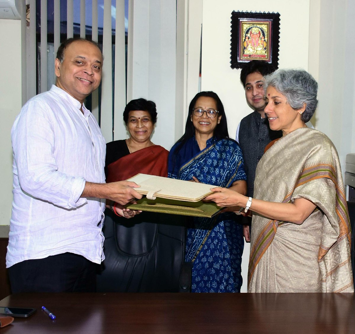 alkasingh7's tweet photo. #Indian Council for Medical Research and #Save the Children India signs MoU for maternal, new born and child health. https://t.co/q0RRy12K2T