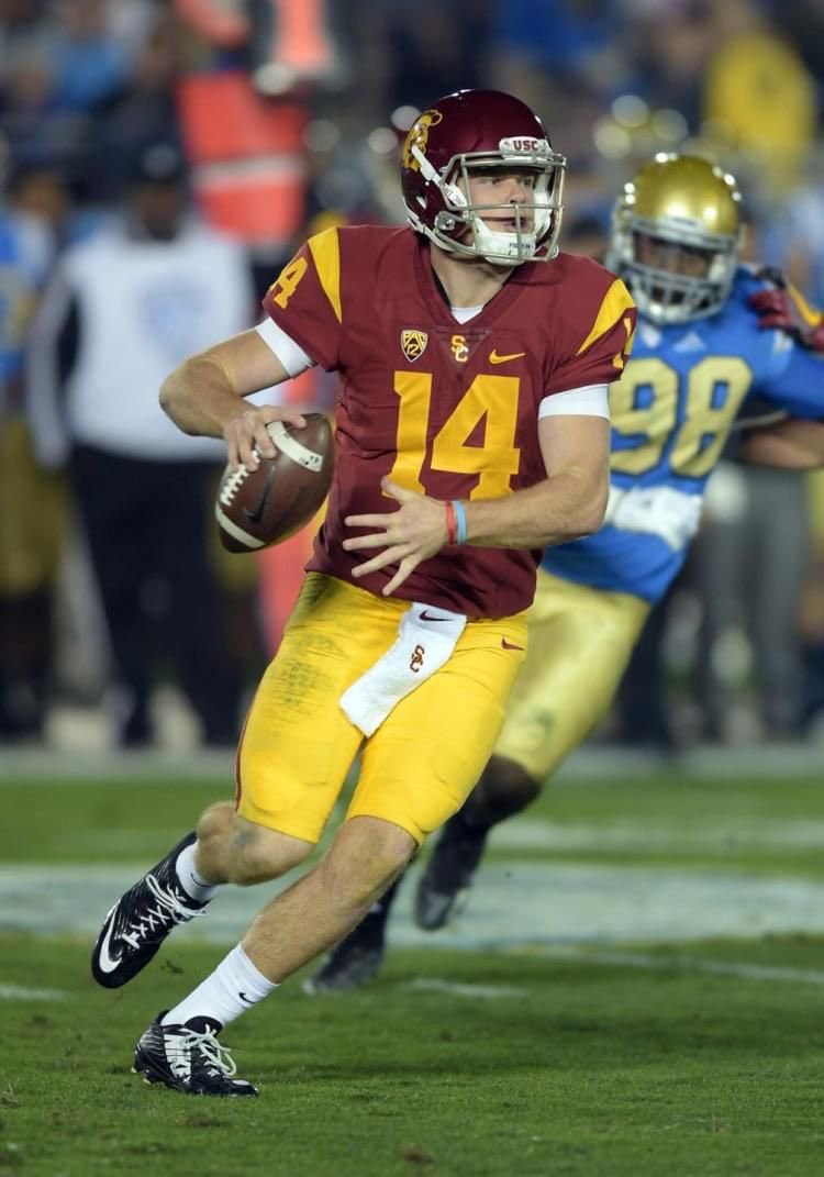 UCLAvUSC's tweet photo. Josh Rosen VS Sam Darnold. 
#BattleForTheVictoryBell https://t.co/bPvAJ5n4mv