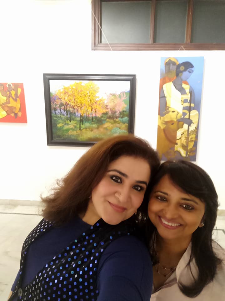 LSRELSA's tweet photo. #ELSA bonding with #Art @GalleryVisionArt founder &amp;Curator #PreetiMaroo orgzd art interface with paintings &amp; sculptures of masters, seniors n upcoming artistes- must for art lovers! https://t.co/YY39vJWdMh
