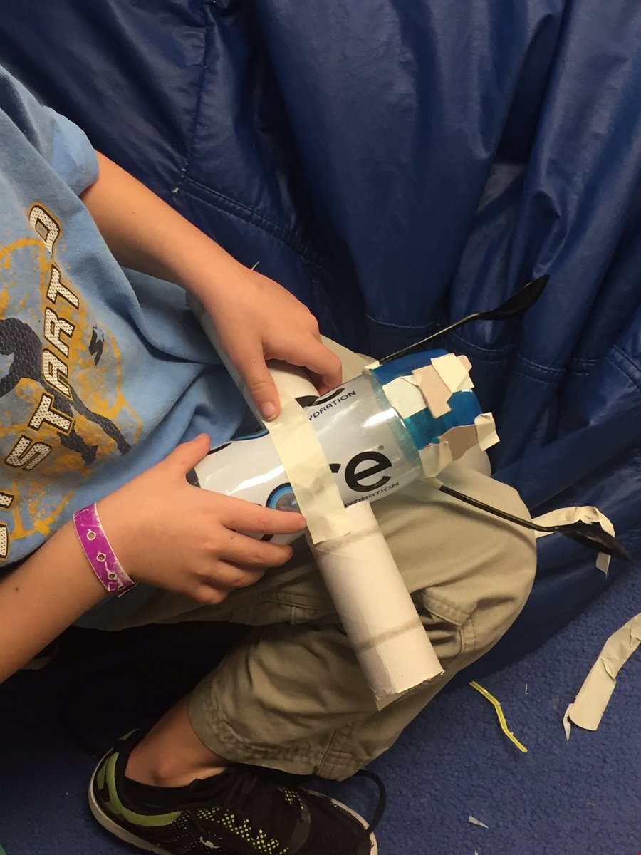 NantucketFirst's tweet image. Nantucket first graders are building their houses for the 4th Little Pig today! #AACPSAWESOME #primarytalentdevelopment