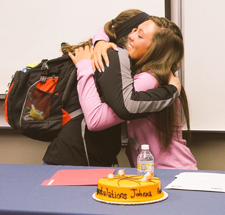 johnna24_32's tweet photo. Happy birthday @bailey_cantrel0 I hope you have the best day love and miss you so much😩💘 https://t.co/5INoyzjqD0