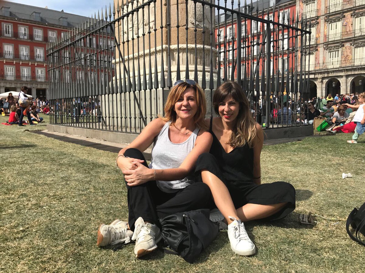 Que me decis de estas estupendas “Madre e hija” en la ficción! Si, se confirma que Elisa Lledó interpretará a Mirem, hija de Bego y Sabino queestudiaba en el estranjero. ¡QUE GANAS DE 4ª TEMPORADA!