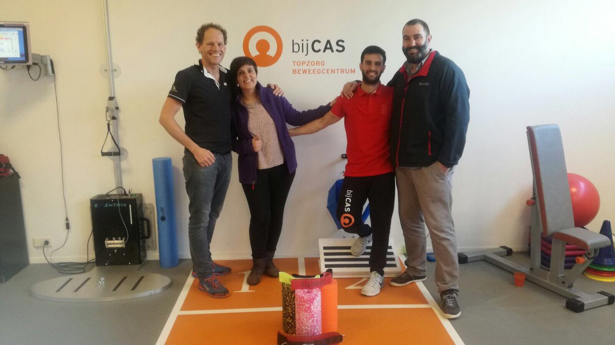 IberianSportech's tweet photo. Hoy hemos visitado el centro @BijCas, uno de los miembros de la #IberianNetwork y centro prescriptor y colaborador de @smartcoach_eu 😊
Cas Wolbert, el propietario, es pionero en el campo de la #fisioterapia en #Holanda https://t.co/jLtGRpkQ2s