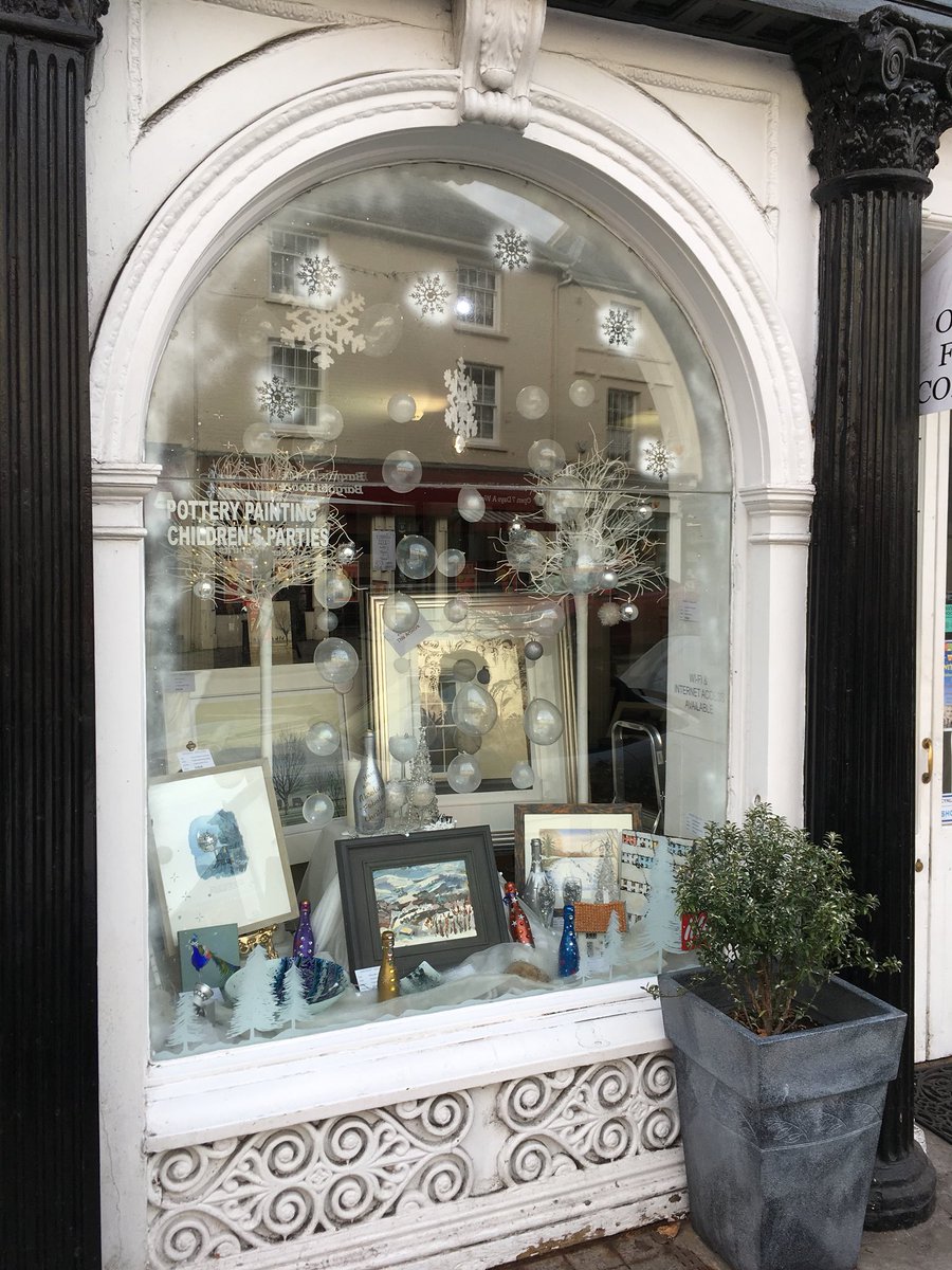 See lovely <a href="/JoannaLumley/">JoannaLumley</a> tomoz at #Breconwithbellson then visit brilliant <a href="/ArdentGallery/">Ardent Gallery</a> to see some of my work-an AB FAB day! @Brecon_News