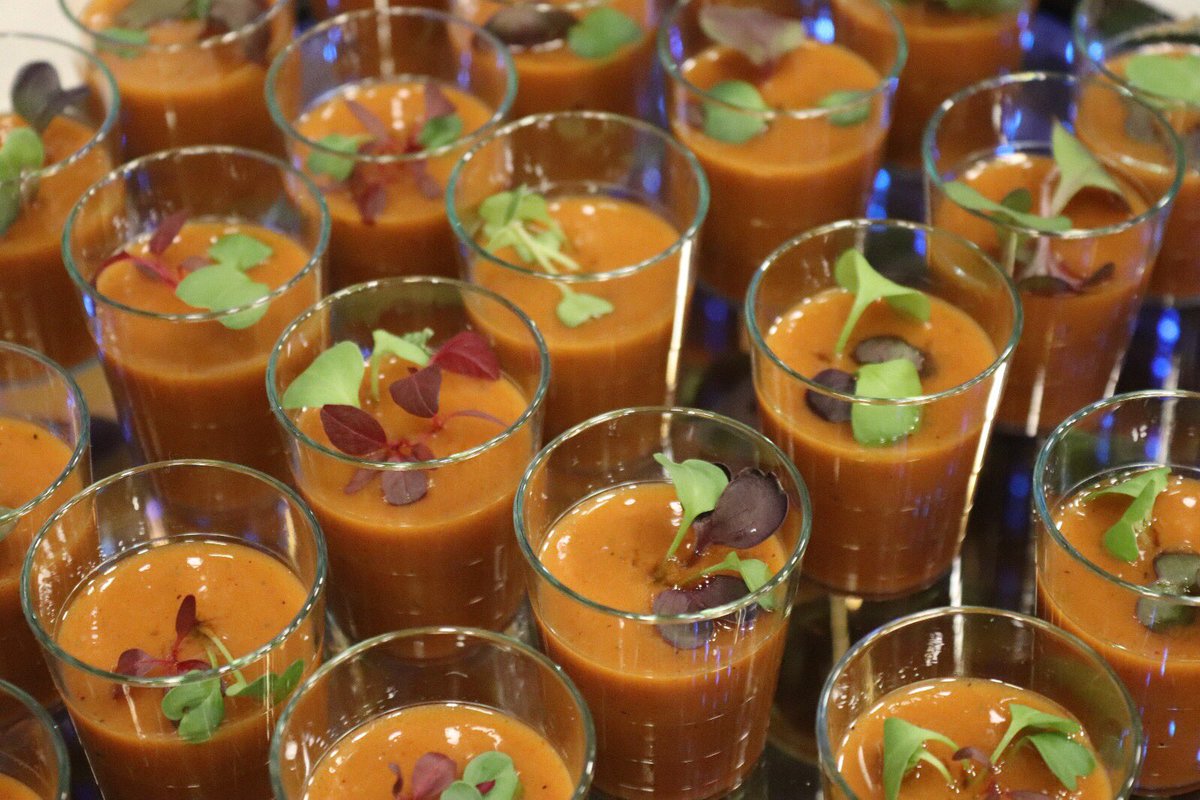 pickyfork's tweet photo. RT @C__Barret: RT @GastronometroTR: #Sirha2017 ‘nin kolay kolay unutulmayacak lezzetleri!

#healthy #food #drink #gastronomy https://t.co/lhR1b7Pkcq