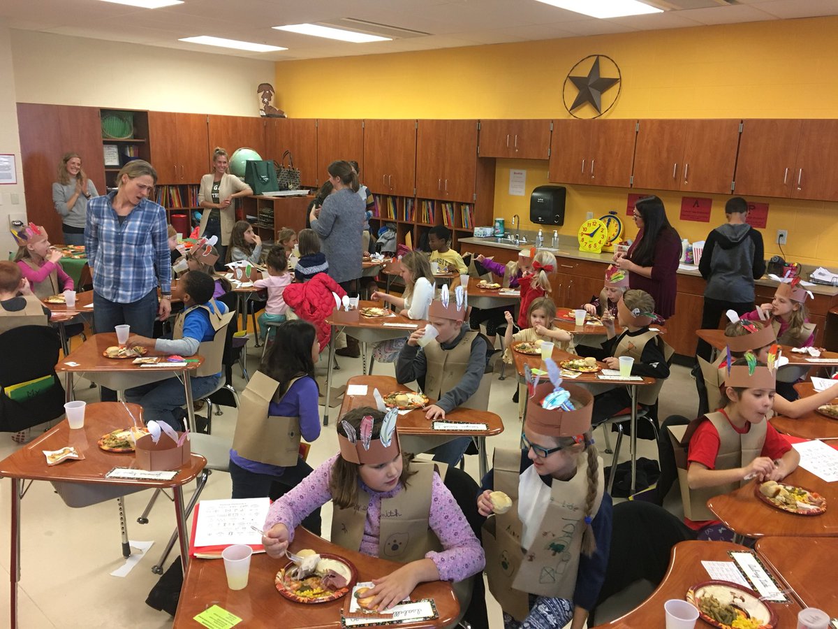 cedarville_elem's tweet photo. Third grade Thanksgiving feast! Thanks parents! #MyOhioClassroom https://t.co/EwurrkhWDp