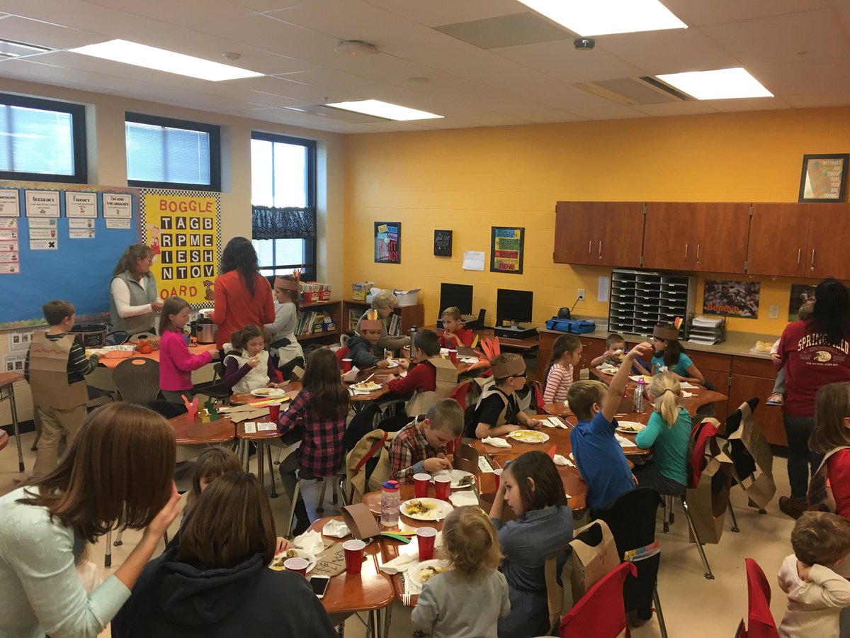 cedarville_elem's tweet photo. Third grade Thanksgiving feast! Thanks parents! #MyOhioClassroom https://t.co/EwurrkhWDp