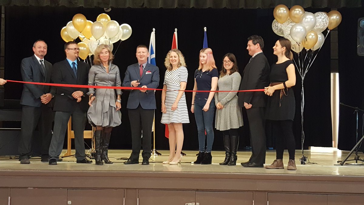 Ouverture officielle de l'école Intermédiaire et secondaire francophone à Saint Jean TNL! Bravo!