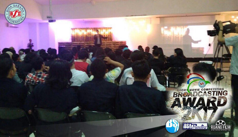 Selamat malam Sobat BSI.. Selamat untuk Film pendek mahasiswa penyiaran dari Kampus @BSIKalimalang atas penghargaan yang telah diperoleh, Sampai jumpa di Broadcasting Award 2018 #broadcasting #broadcastingaward #kuliahbsiaja #kampusbsipemuda #binasaranainformatika