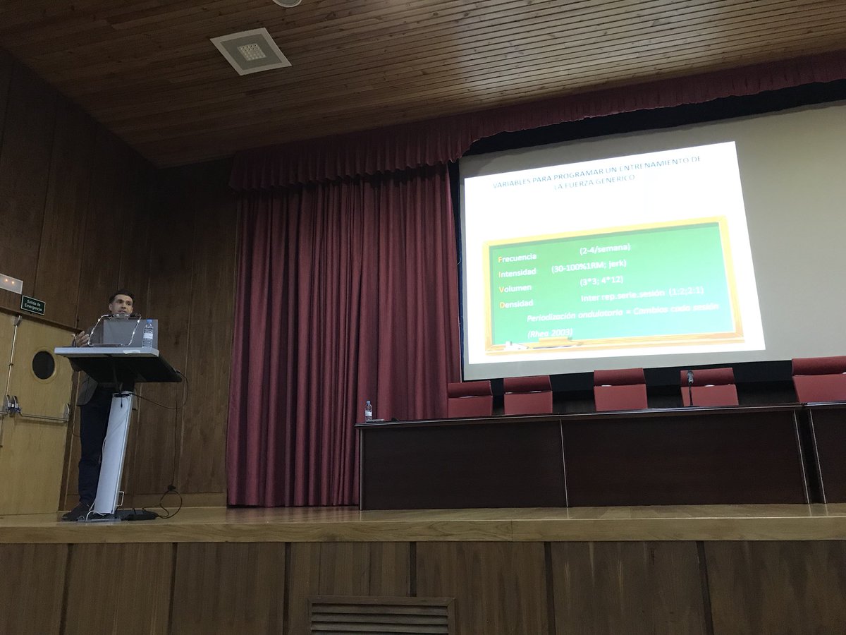 Postufisio's tweet photo. @CPFCYL Aprendiendo de los mejores @aicuesta #XIIIJAP https://t.co/GFBFjHzdDk
