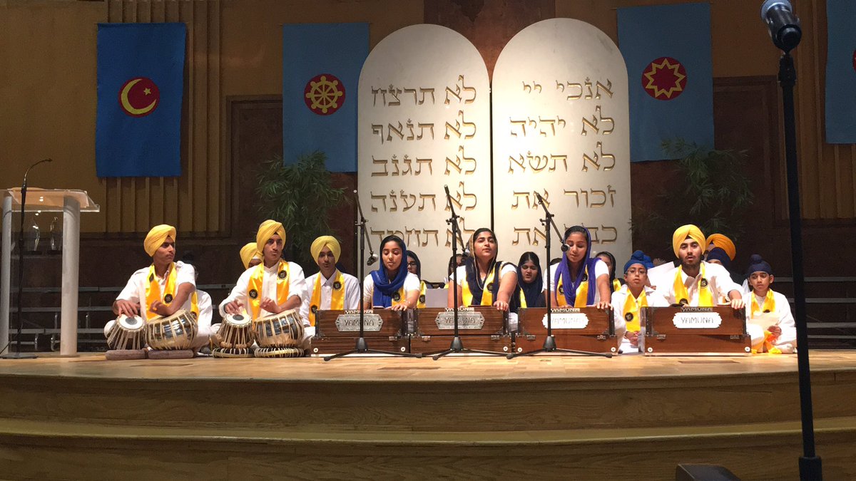 DrRajwantSingh's tweet photo. Sikh youth at Interfaith Concert in Washington strengthening bonds with all faiths and sowing seeds of ❤️ ! #Interfaithconcert #Ifcmw https://t.co/NqKQYRtH8Z