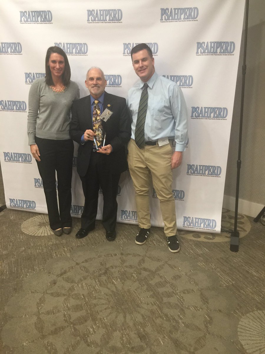 MelanieLynch52's tweet photo. Two more greats that bring pride to @PSAHPERD @coachkemmlein , @jheels https://t.co/eqkRr6JxWE