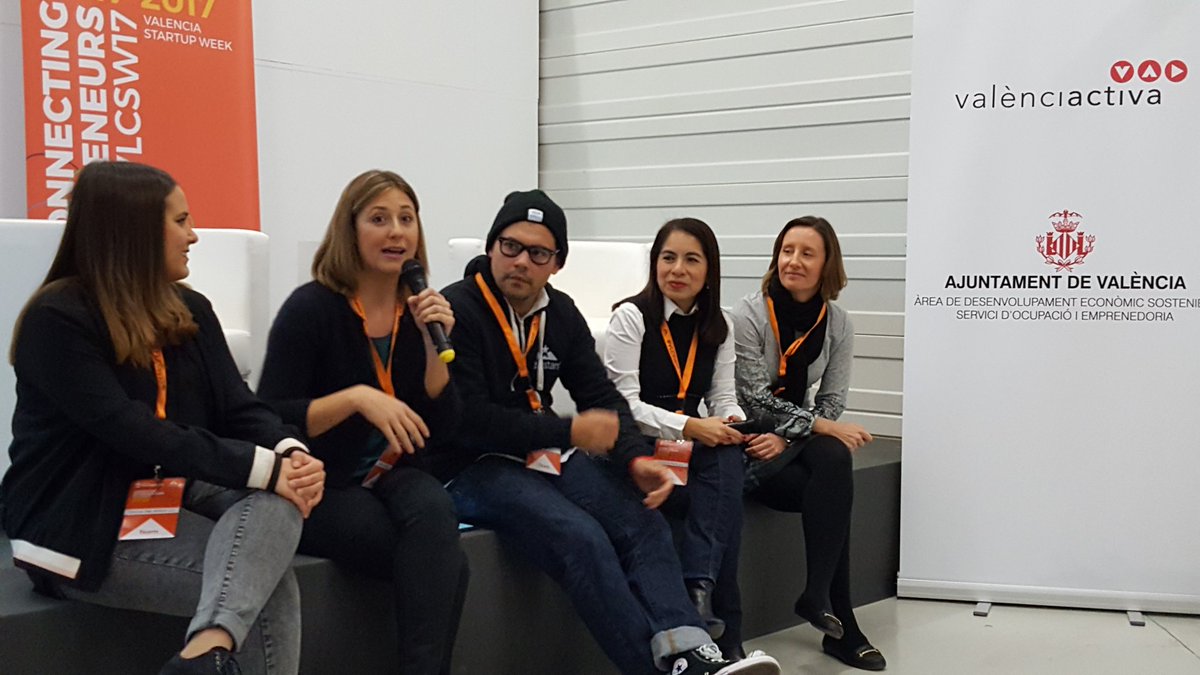 vlciconnect's tweet photo. #VLCSW17 Gran cierre de la #ValenciaStartupWeek Más de 800 personas han participado en las coferencias y eventos @malbors @Krloosrivera @kvirrueta @palomali @asunsanchis https://t.co/Dd91PyCbfo