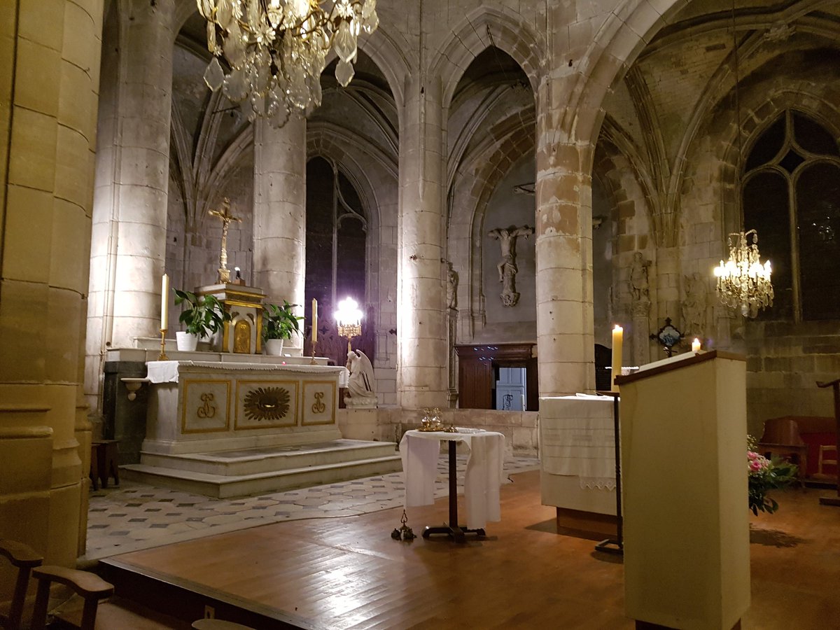 SHSchoolsENW's tweet photo. Mass in Sophie's home parish, St Thibaud. Last evening in Joigny #sceujoigny17 https://t.co/2Pb9XEKRnj