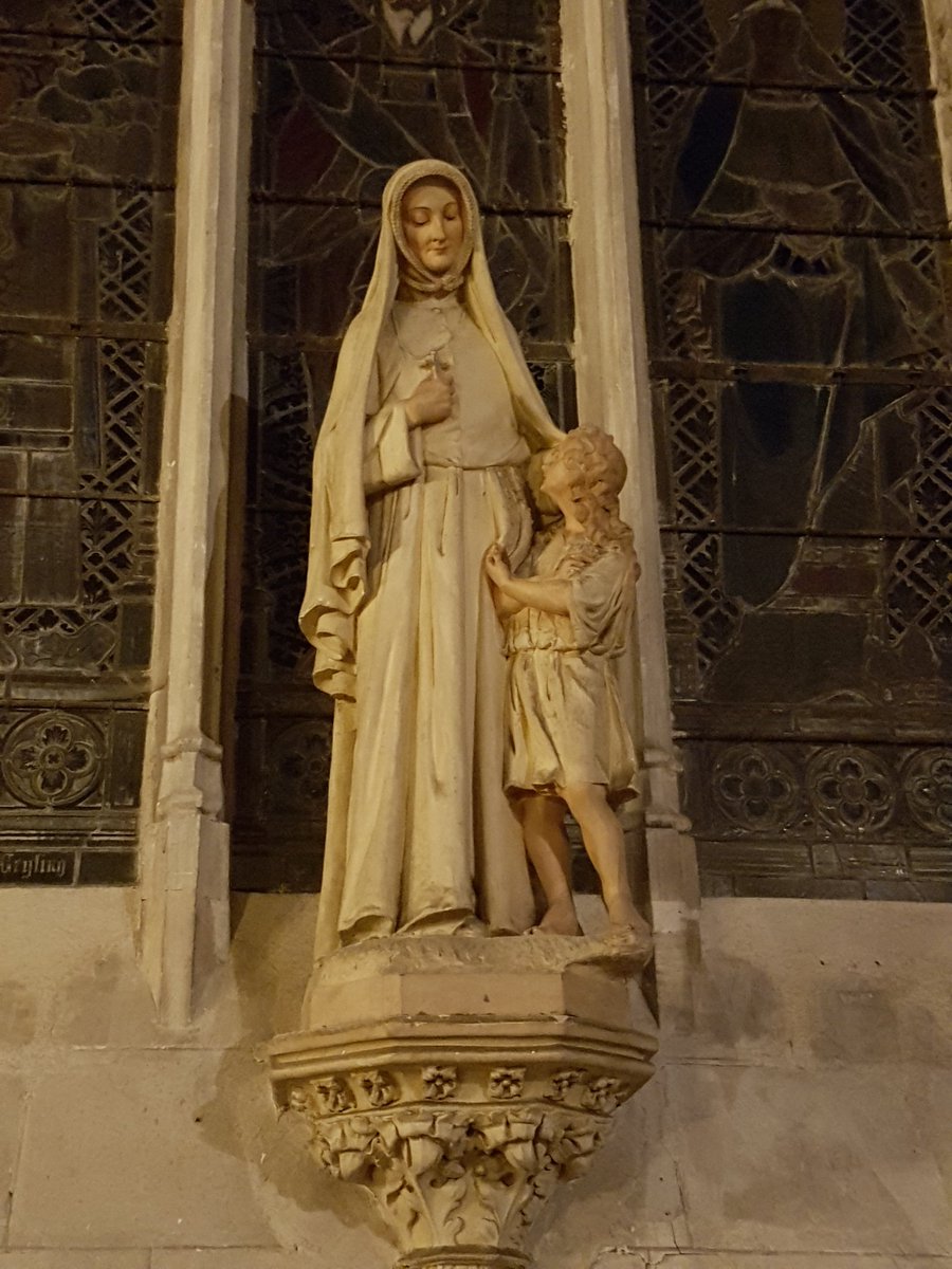 SHSchoolsENW's tweet photo. Mass in Sophie's home parish, St Thibaud. Last evening in Joigny #sceujoigny17 https://t.co/2Pb9XEKRnj