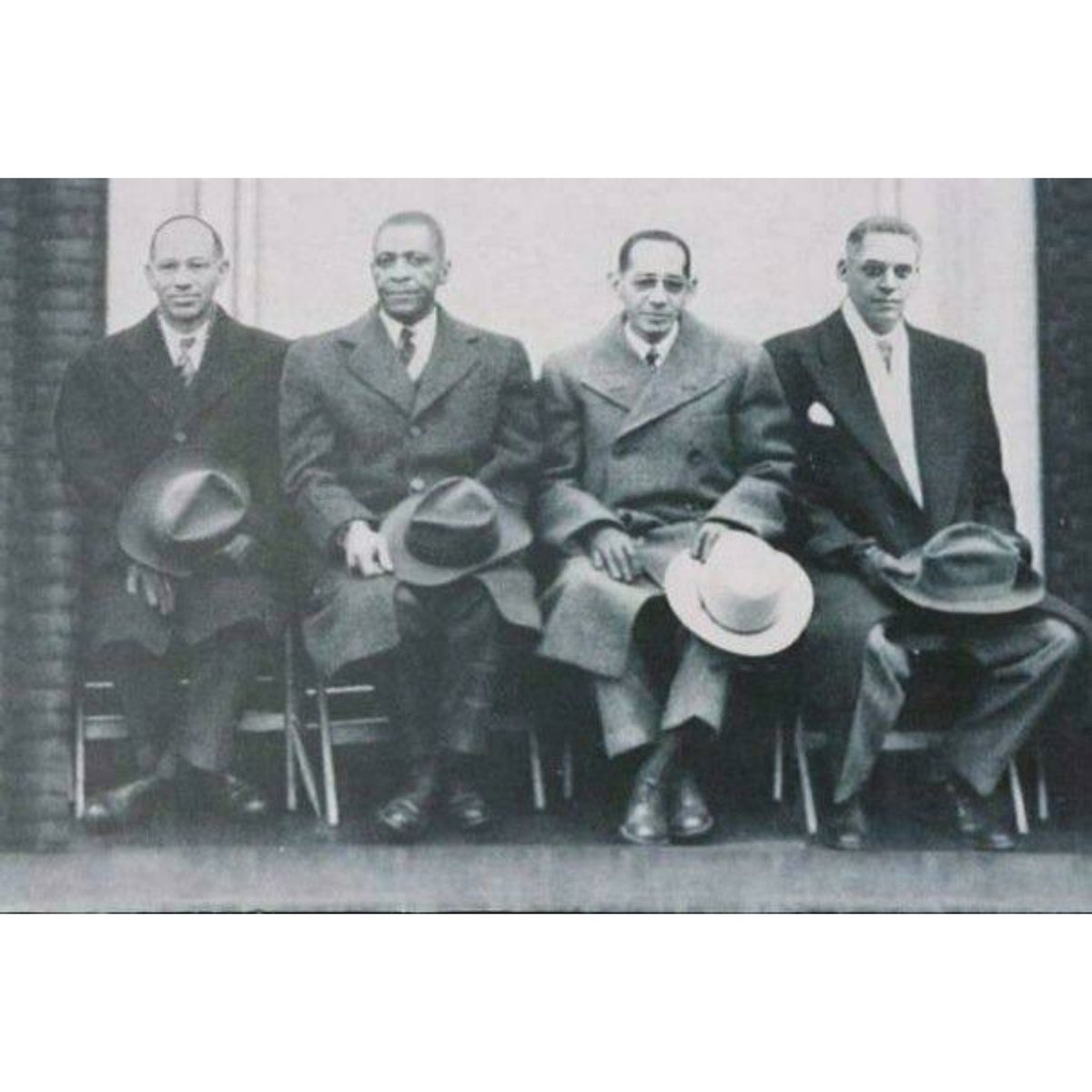 GoRoyJackson's tweet photo. HAPPY FOUNDER'S DAY to my BROTHERS of OMEGA PSI PHI FRATERNITY, INC! #DABRUHZ #OMEGAPSIPHI #RoyJacksonComedy #GoRoyJackson https://t.co/1LY47neqyB