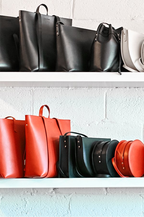 OAKNYC's tweet photo. We are currently super into the minimal and sophisticated bags from @TheStoweDesign https://t.co/1Glqv6vLO0 https://t.co/EcQIkhvcHw