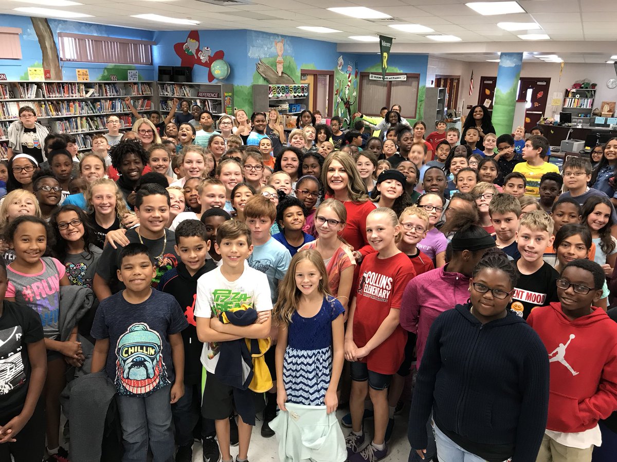 KendraCatalyst's tweet photo. Thank you @HCPSCollinsElem for inviting me to #HCPSTeachIn! Loved sharing my story about being a tv news reporter now reporting the positive stories happening @HillsboroughSch. Stay tuned for the video later as 5th Grade students share their school’s story! #HCPSProud https://t.co/1gN7Gvcb3u