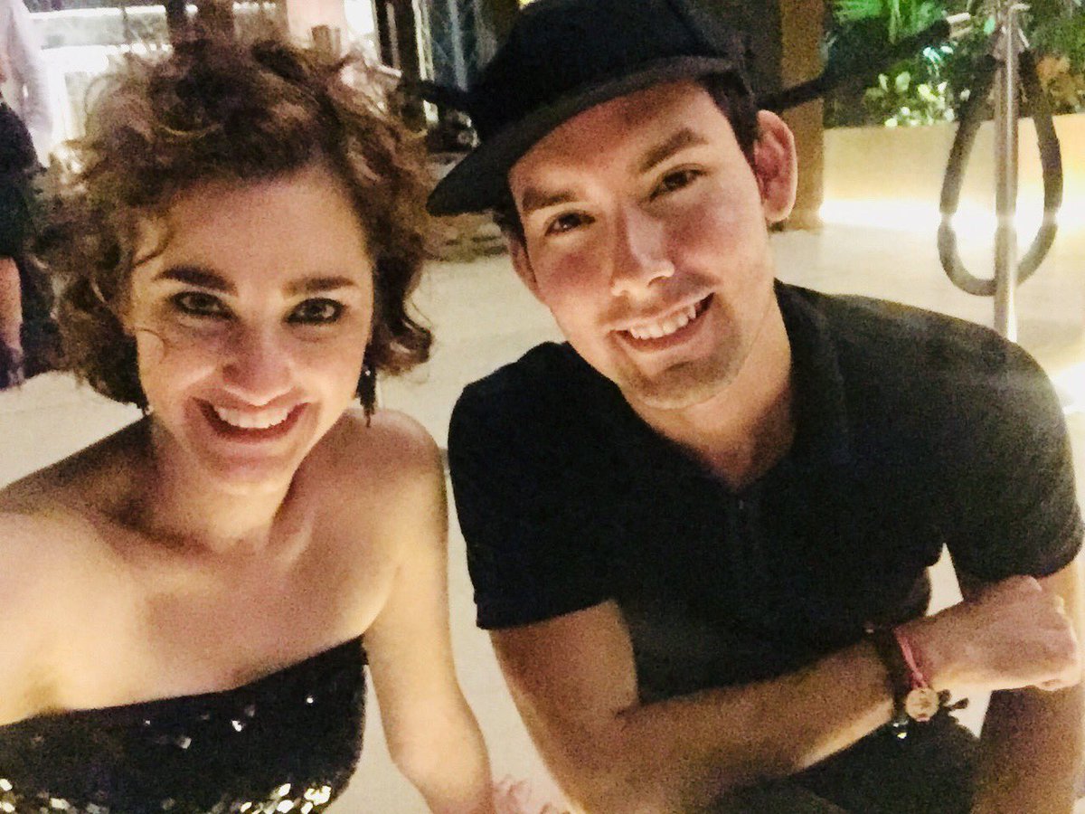 ClauDueMx's tweet photo. Lo prometido es deuda @SergioEsquerMx  💞 #MeLoLlevo #SeTeExtraña #TeQuiero #BuenFin https://t.co/WmYy1NBof0