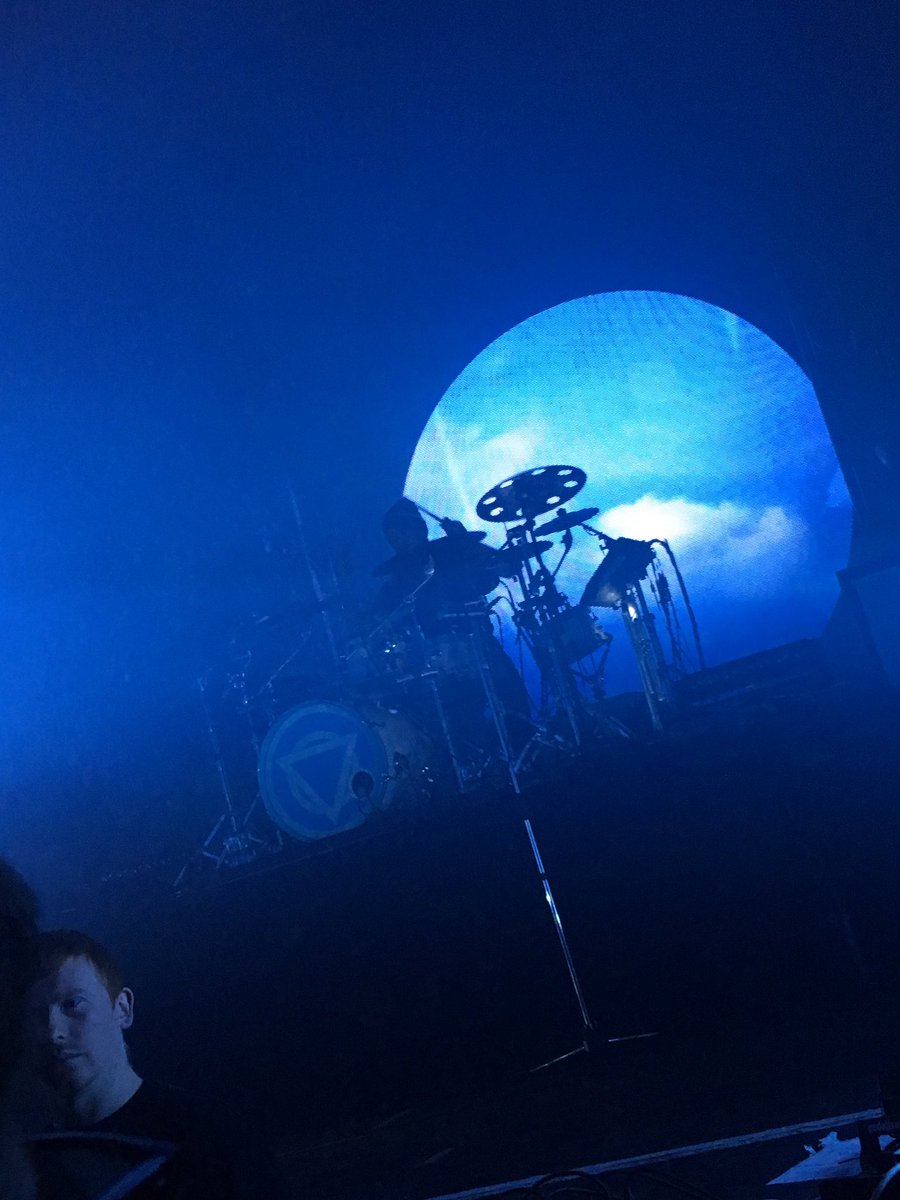 PhillipaMarie's tweet photo. Amazing night with my best friend, travelled to see these awesome people - so worth it! #EnterShikari #Liverpool #LowerThanAtlantis #AsteroidBoys https://t.co/jBqcWiw2BQ