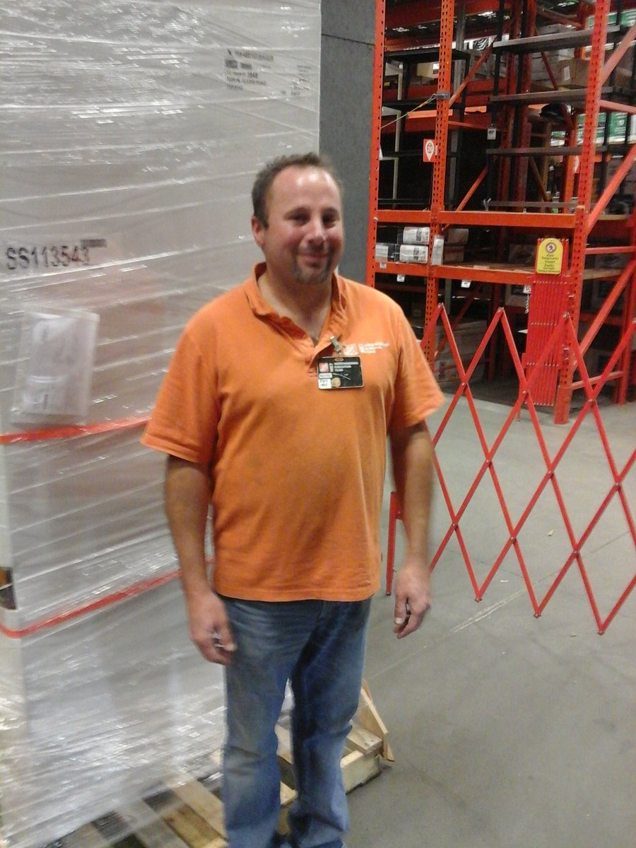petty_doug's tweet photo. Wayne Hill has his 12 years anniversary today.  Congrats  Wayne https://t.co/YBzX3Yh15f